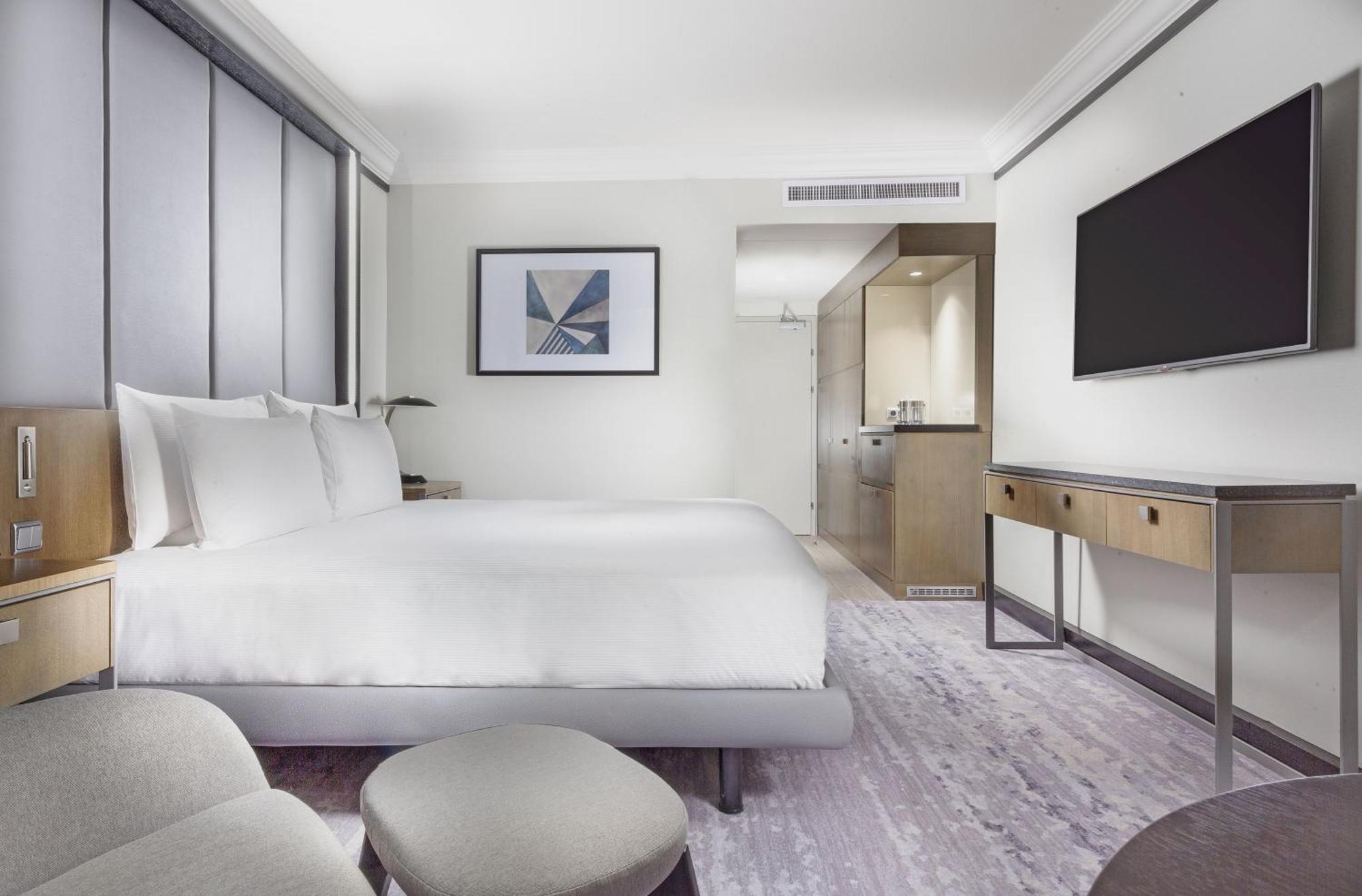 Hilton Hotel 5*